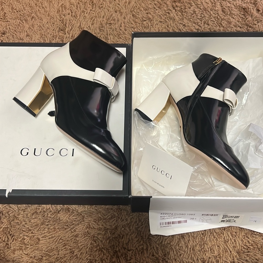 SOLD! AUTH BNWB Gucci Retro Bootie Black/White Leather Magnoli Bow Heel 38.5